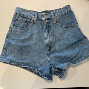 Levi’s jean shorts high waisted